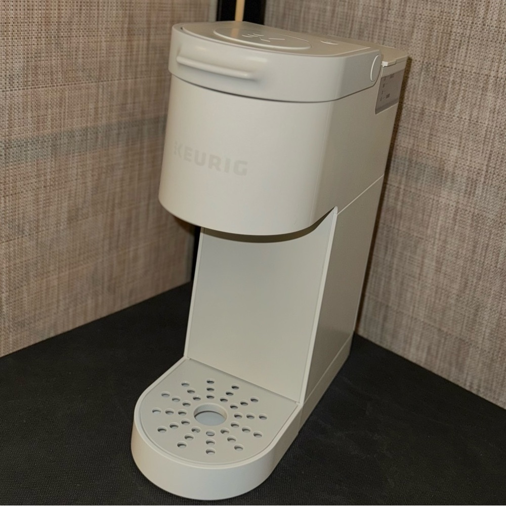Keurig K-Mini Single Serve Coffee Brewer in Warm Stone
